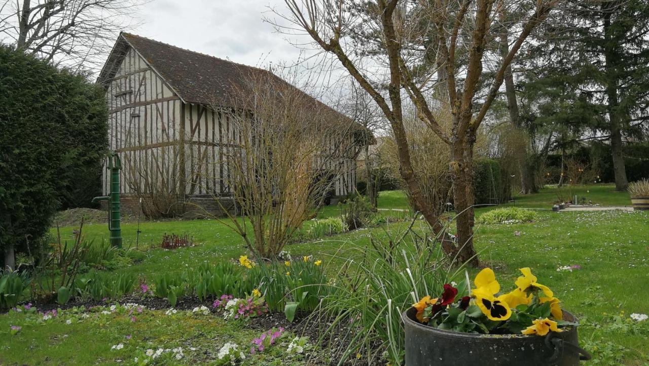 Отель Domaine Du Carouge Lirey Экстерьер фото